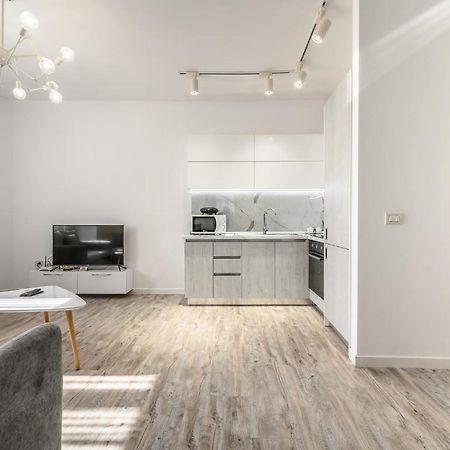 Miku Apartment-Modernly Designed Downtown ติรานา ภายนอก รูปภาพ