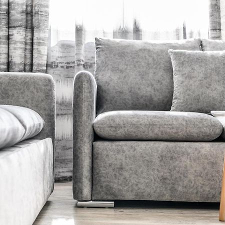 Miku Apartment-Modernly Designed Downtown ติรานา ภายนอก รูปภาพ
