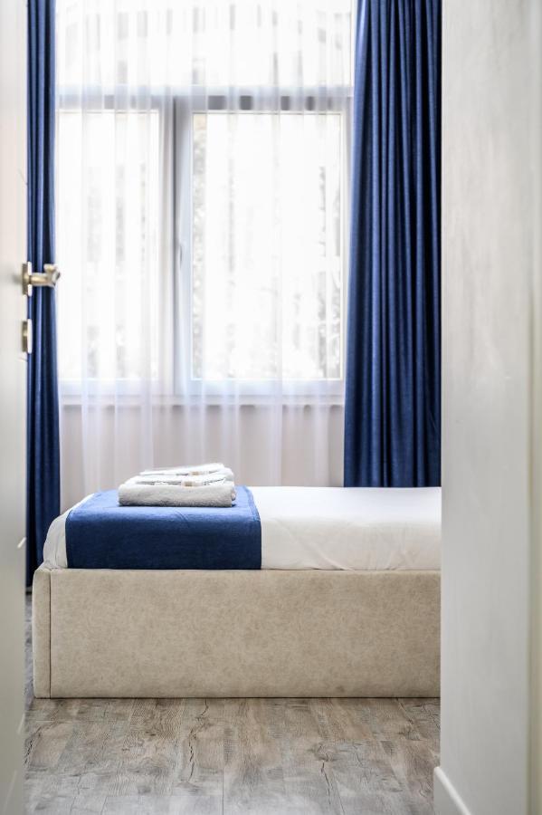 Miku Apartment-Modernly Designed Downtown ติรานา ภายนอก รูปภาพ