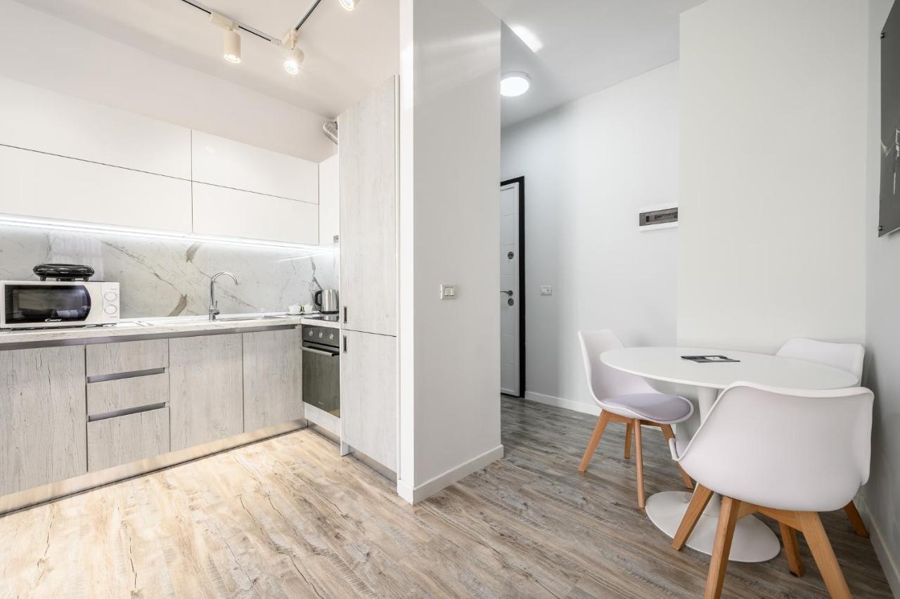 Miku Apartment-Modernly Designed Downtown ติรานา ภายนอก รูปภาพ