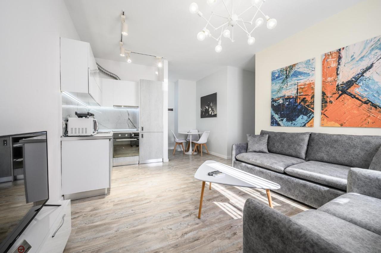 Miku Apartment-Modernly Designed Downtown ติรานา ภายนอก รูปภาพ