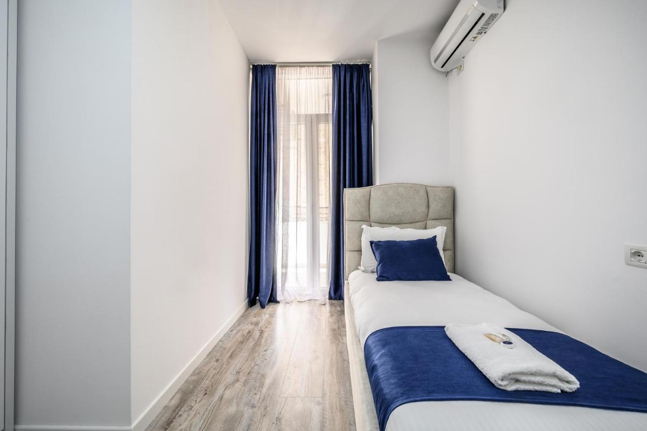 Miku Apartment-Modernly Designed Downtown ติรานา ภายนอก รูปภาพ